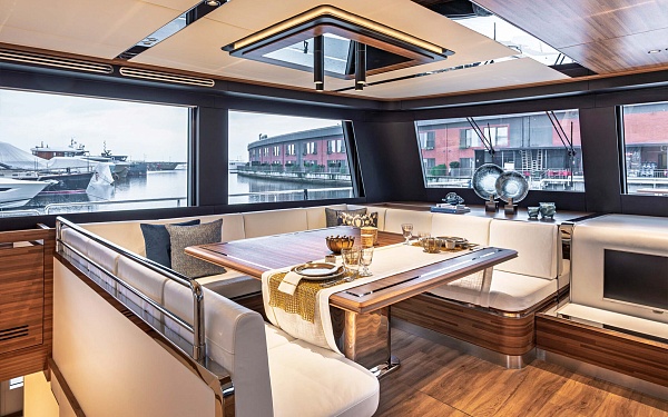 Аренда катамарана на солнечных батареях Vision F Yacht ATRAVERSIA во Франции